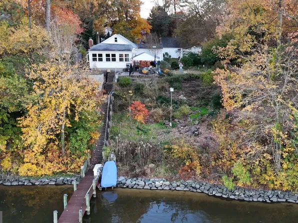 7720 W Shore Rd, Pasadena, MD 21122