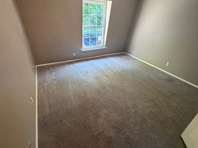 Naveen Pine Apartments — Photo 24