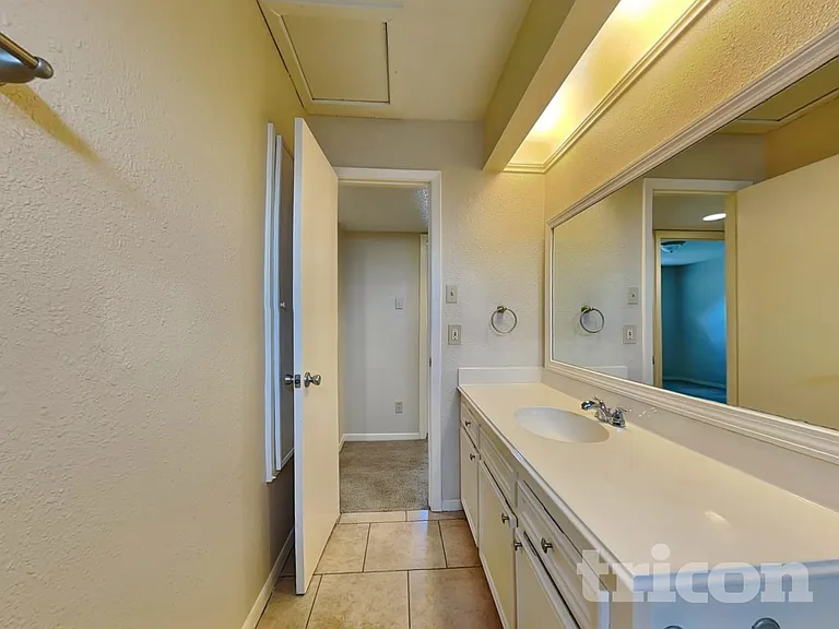 16726 Britford — Photo 10