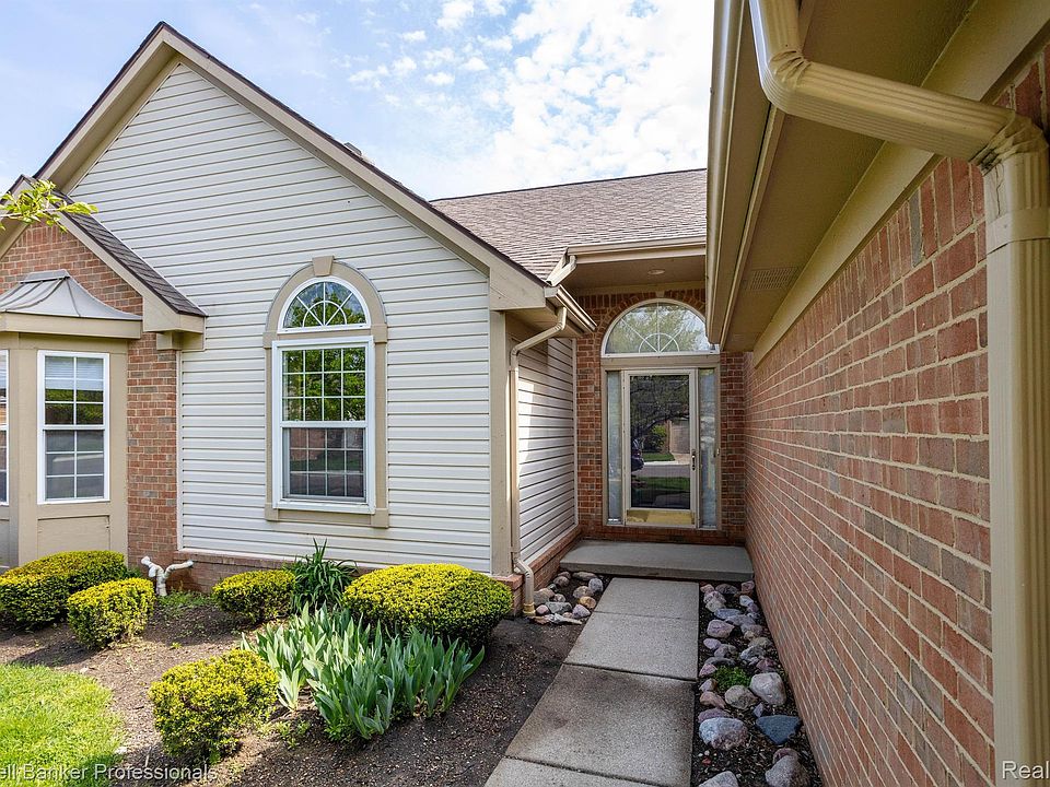 1st image of 212 Shore Brook Ln