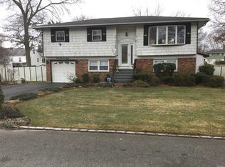 308 Essex St, West Babylon, NY 11704