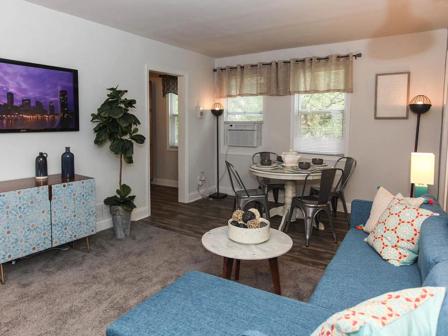 Lothian and Oakridge Apartments — Photo 3