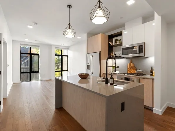 2 Sinclair Rd #302, Allston, MA 02134