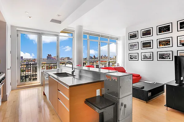 Sold by Redfin Real Estate | media 10