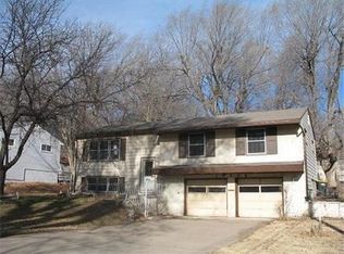 10506 W 89th St, Overland Park, KS 66214
