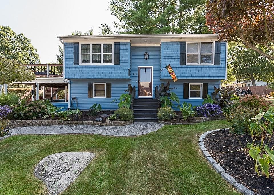1st image of 134 Youngs Ave