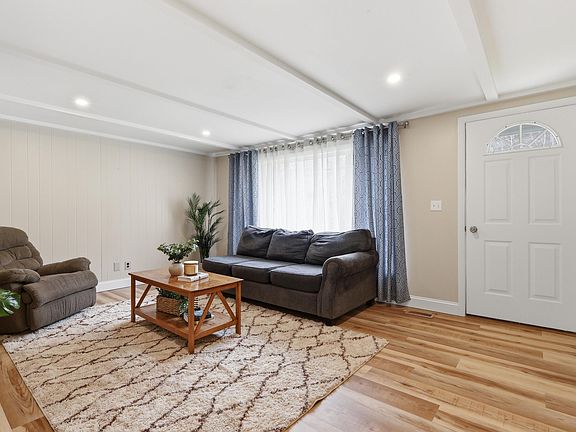 2nd image of 254 Park Avenue