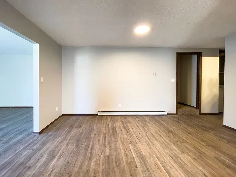 East Memorial Apartments — Photo 61