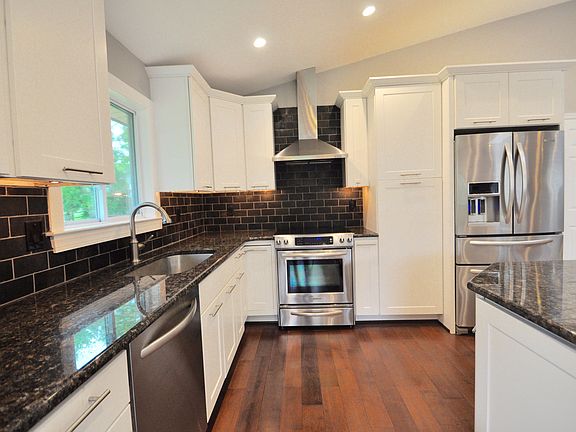 4th image of 3104 Asher Dr
