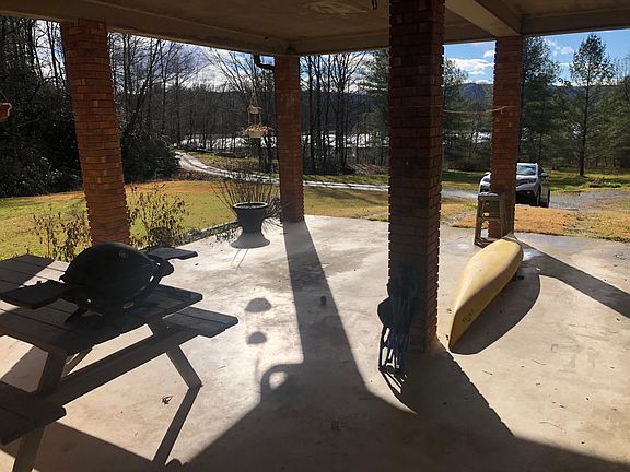 2nd image of 418 Gibbs Ln