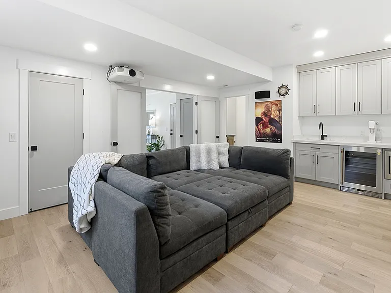 11716 S Meeks Ct — Photo 18