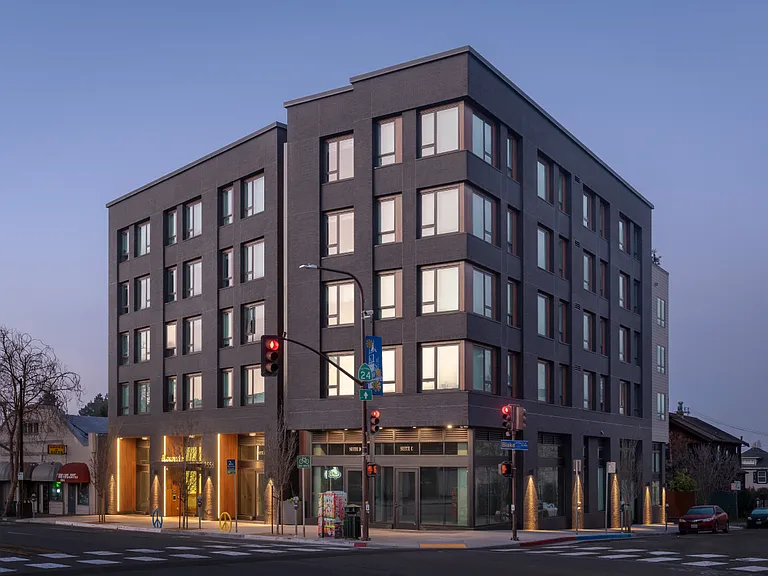 2556.5 Telegraph Ave #B — Photo 9