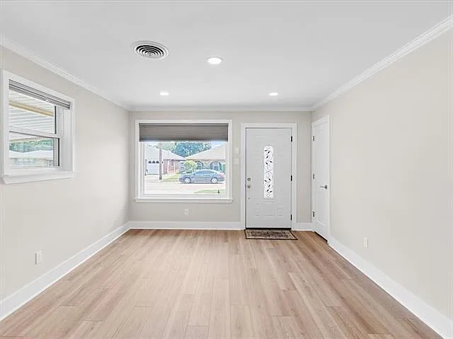 1308 Carnation Ave — Photo 2