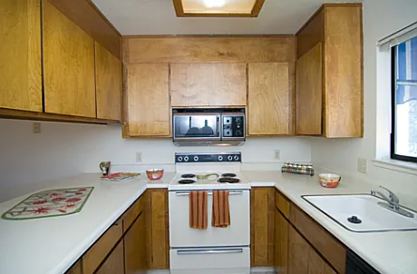 Hillcrest Court Apartments — Photo 9