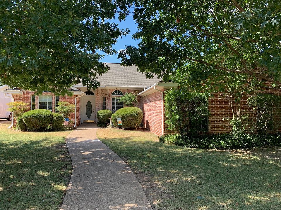 1st image of 609 Eagles Nest Dr