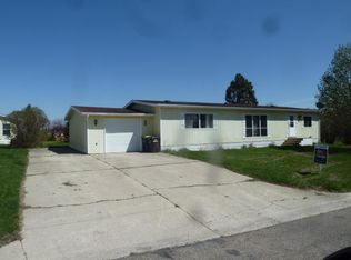 1205 15th Ave SW, Jamestown, ND 58401