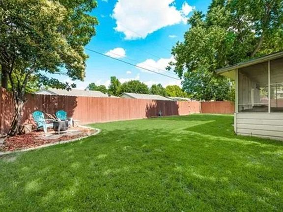 4th image of 2504 Livenshire Dr
