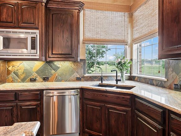 4th image of 4308 Clifton Ln