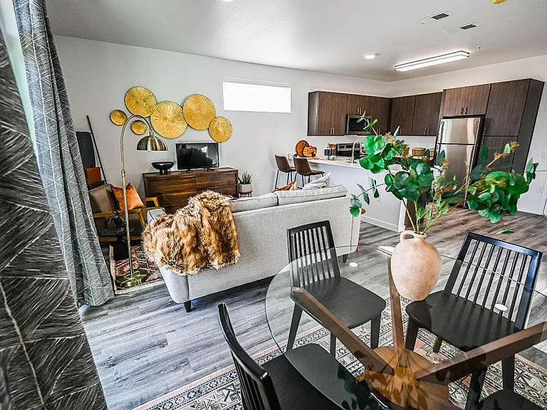 Camino Real Apartments — Photo 7