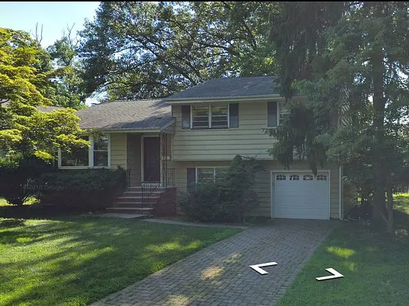 39 Cranford Pl, Cresskill, NJ 07626