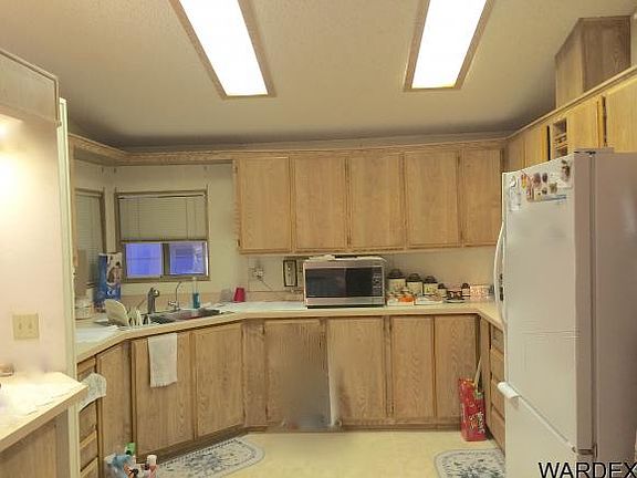 5th image of 865 Riverview Dr