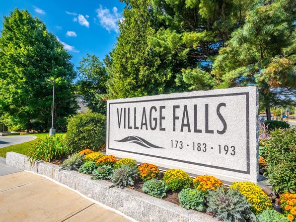 183 Oak St APT 308, Newton, MA 02464