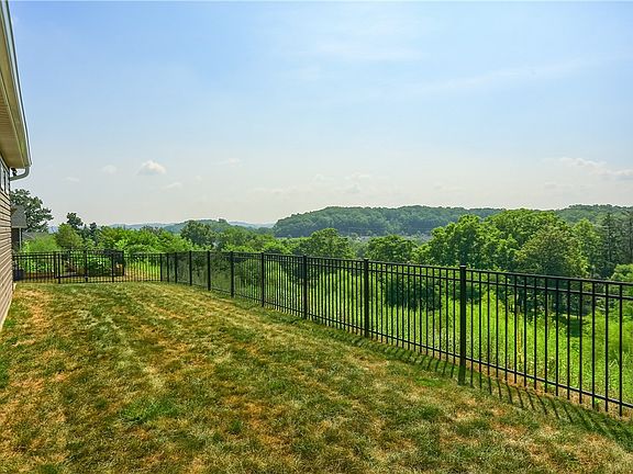 5th image of 218 Brookside Dr