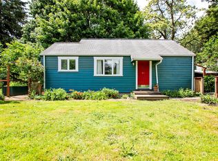 923 S Bay Rd NE, Olympia, WA 98506