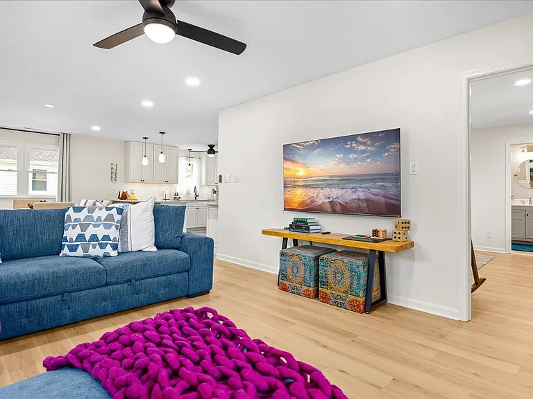 7024 Calvert Ave #B — Photo 35