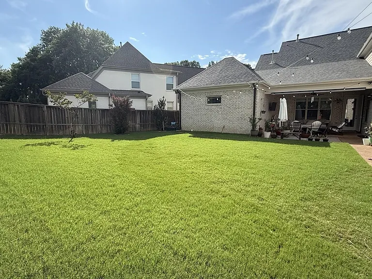 327 Belfair Cv — Photo 15