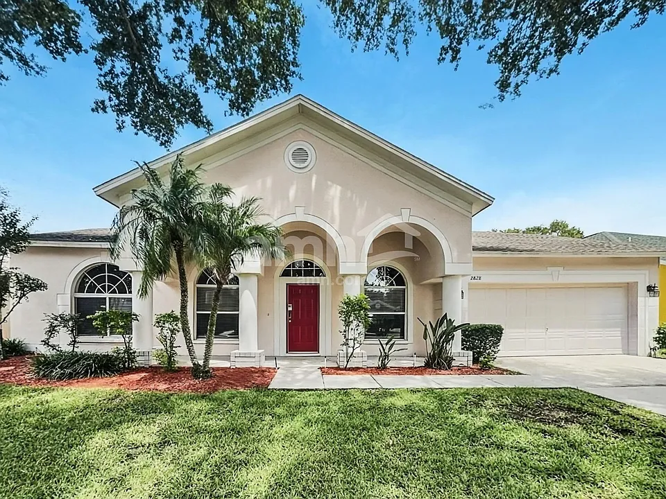 2828 Laurel Leaf Dr