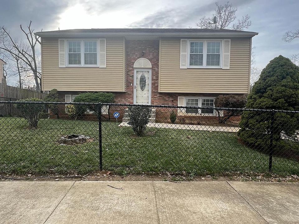 1st image of 7303 Roanne Dr