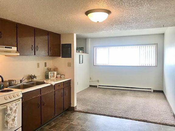 5th image of 202 6th Ave N #210