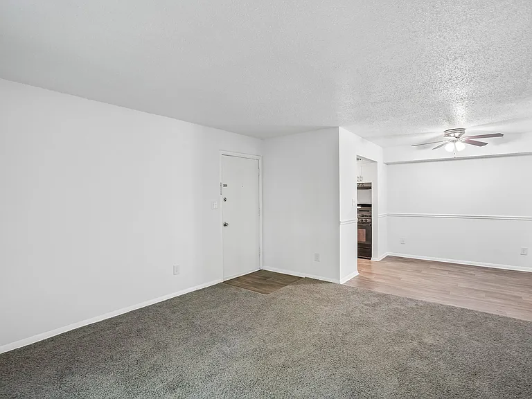 Lewis on Cascade Apartments — Photo 9