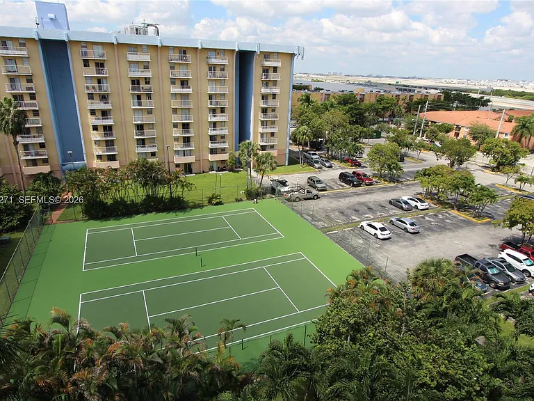 4550 NW 9th St #811E — Photo 20