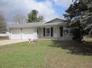 257 E Waushara St, Berlin, WI 54923