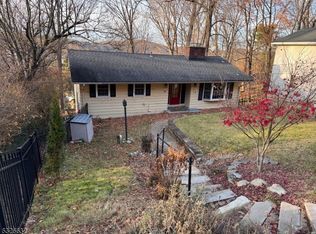 79 Hilltop Trl, Sparta, NJ 07871