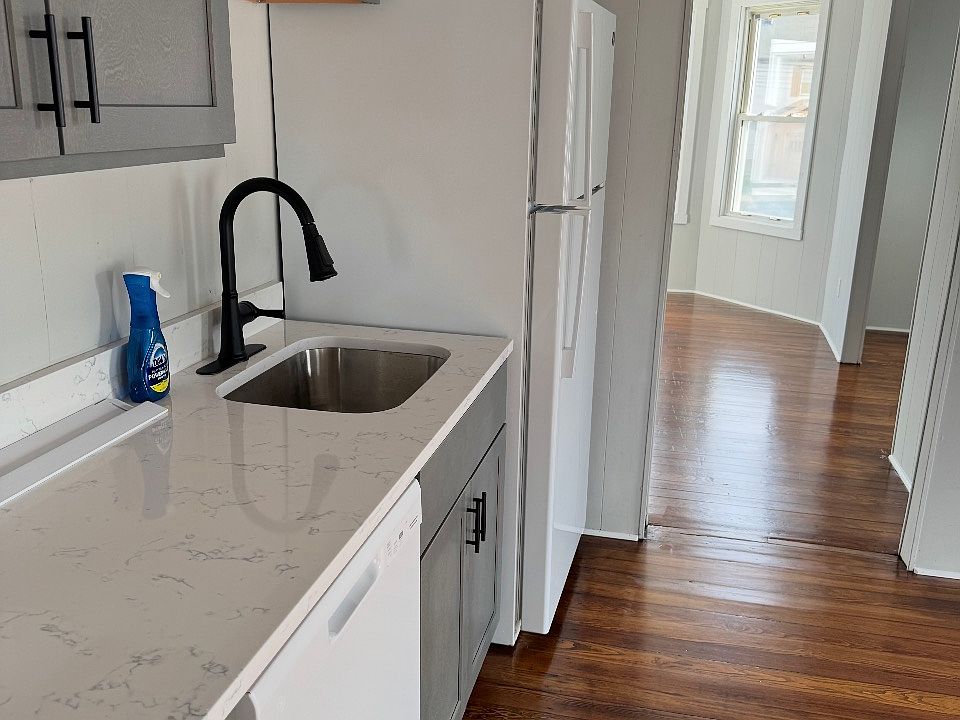 2nd image of 275 Phillips Ave #2