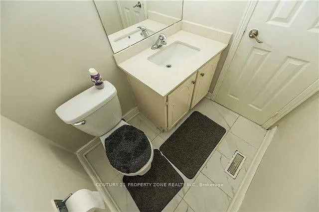 18 Omega Sq — Photo 10
