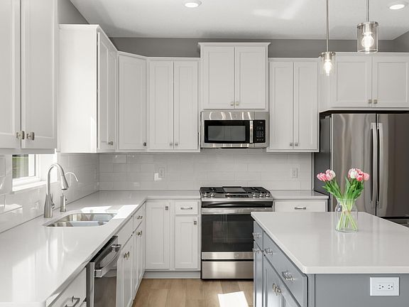4th image of 10648 29th St NE