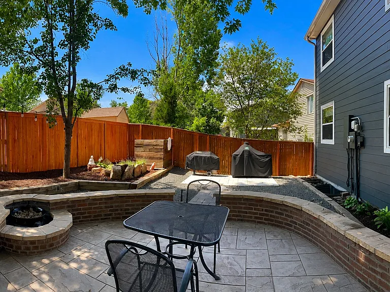 313 S Hoover Ave — Photo 4