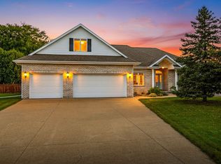 4110 Woodendale Way, Appleton, WI 54915