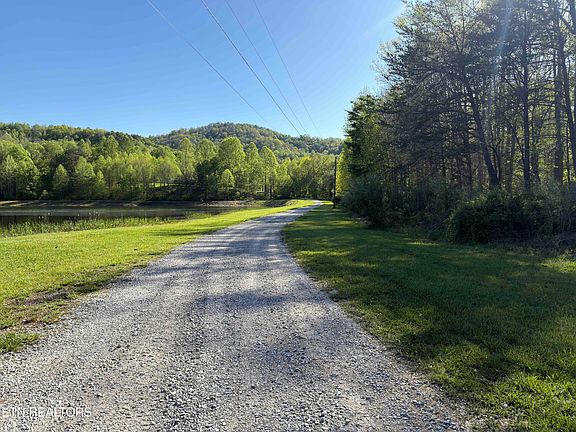 2nd image of 4601 White Oak Rd