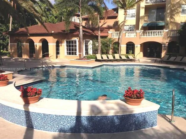 19999 E Country Club Dr, Aventura, FL