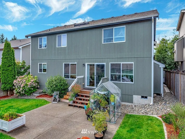 1106 Villanova St NE — Photo 20