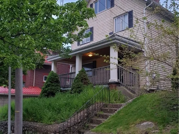 909 4th St NW, Canton, OH 44703
