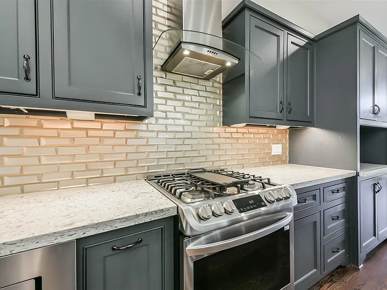 2422 Hadley St — Photo 14