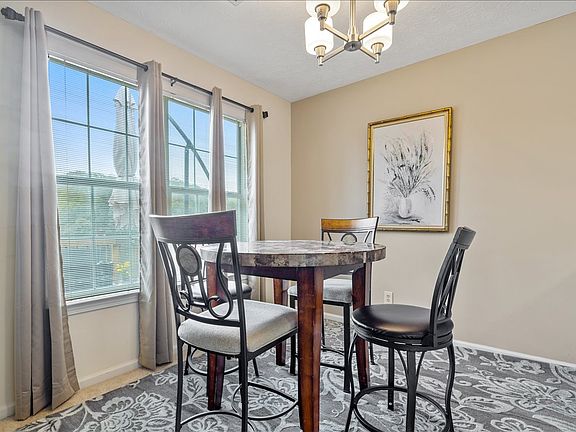 4th image of 6574 Oak Mill Ct