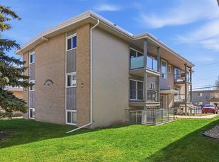 609 E 67th Ave SW #3, Calgary, AB T2V0M3
