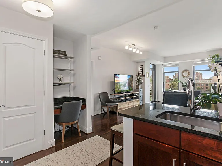 525 N Fayette St #413 — Photo 3